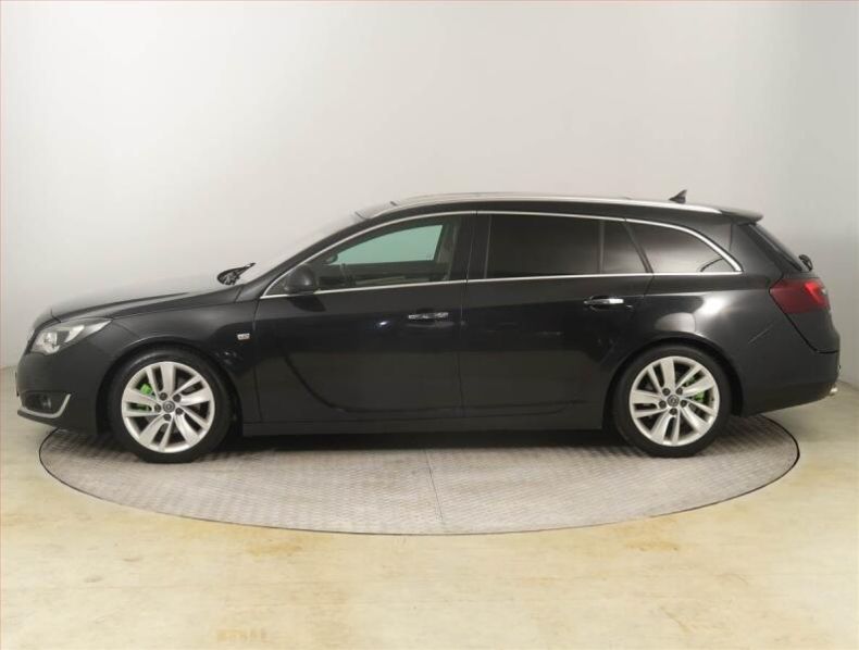 Opel Insignia - hlavní fotka