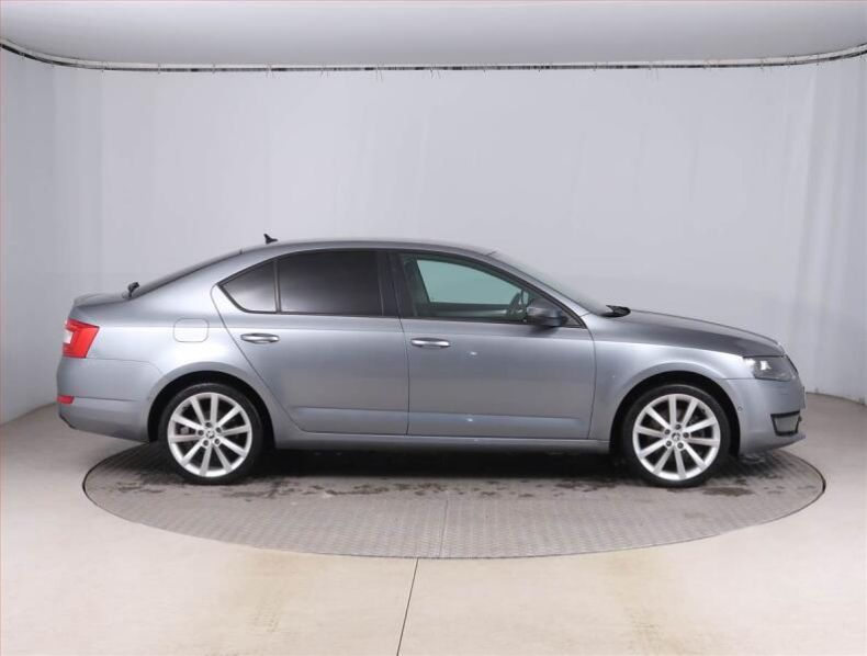 Škoda Octavia - hlavní fotka