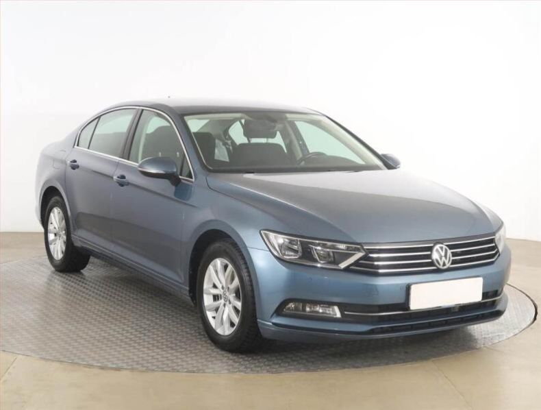 Volkswagen Passat - hlavní foto