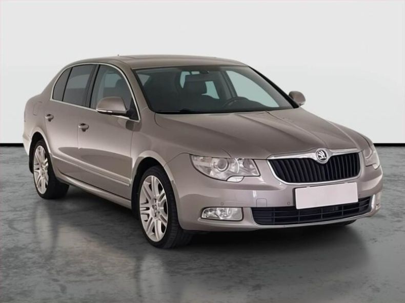 Škoda Superb - hlavní foto