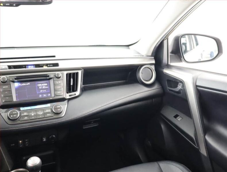 Toyota RAV 4 - hlavní fotka