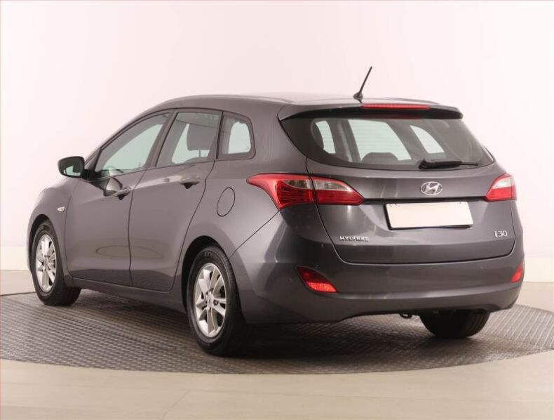 Hyundai i30 - hlavní fotka