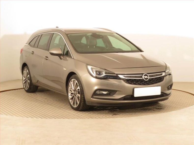 Opel Astra - hlavní foto