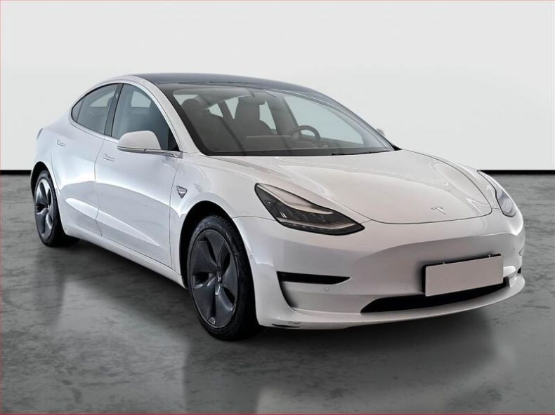 Tesla Model 3 - hlavní fotka inzerátu