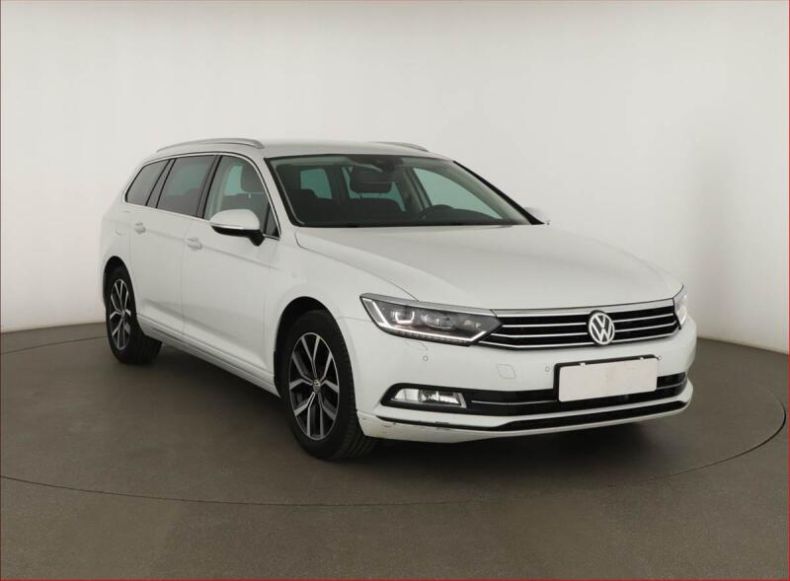 Volkswagen Passat - hlavní fotka inzerátu