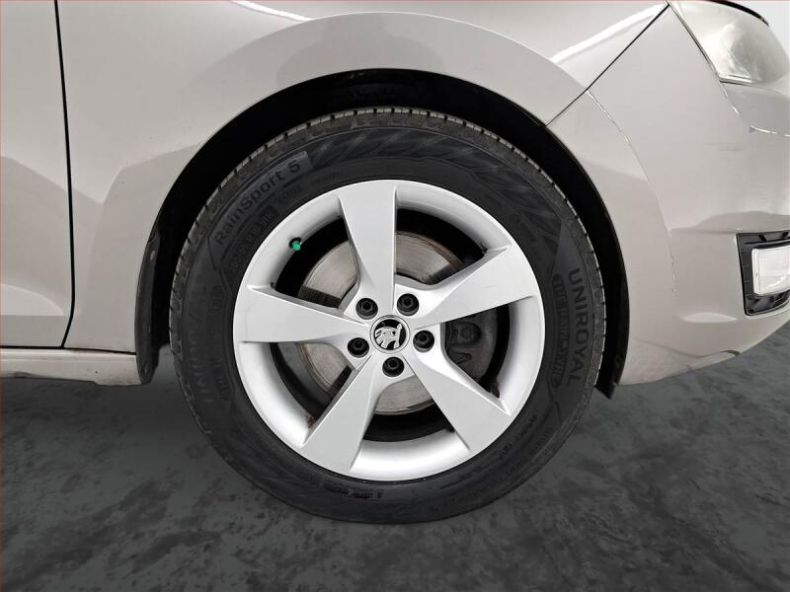 Škoda Rapid - hlavní fotka