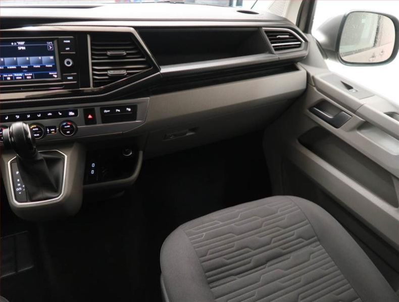 Volkswagen Caravelle - hlavní fotka