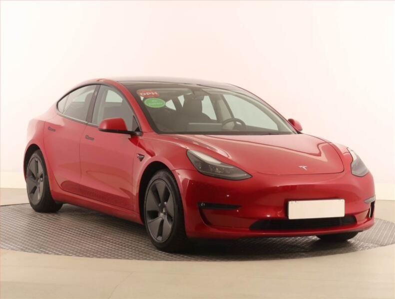 Tesla Model 3 - hlavní fotka inzerátu