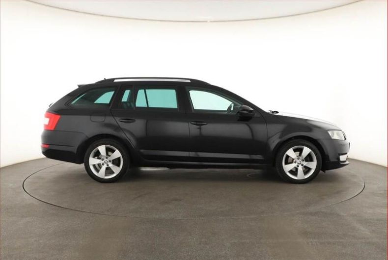 Škoda Octavia - hlavní fotka