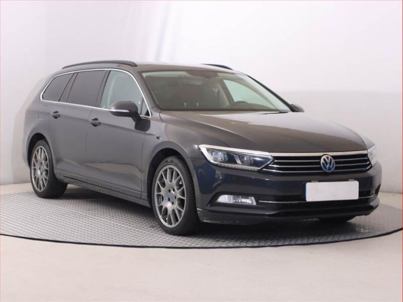Volkswagen Passat - hlavní fotka inzerátu