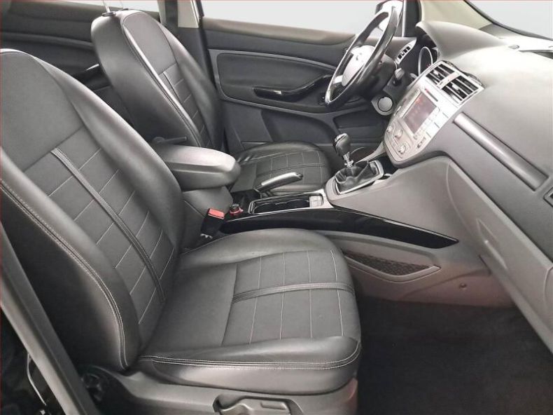 Ford Kuga - hlavní fotka