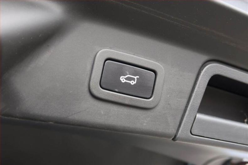 Land Rover Range Rover Velar - hlavní fotka