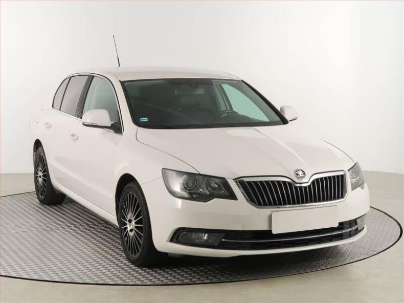 Škoda Superb - hlavní foto