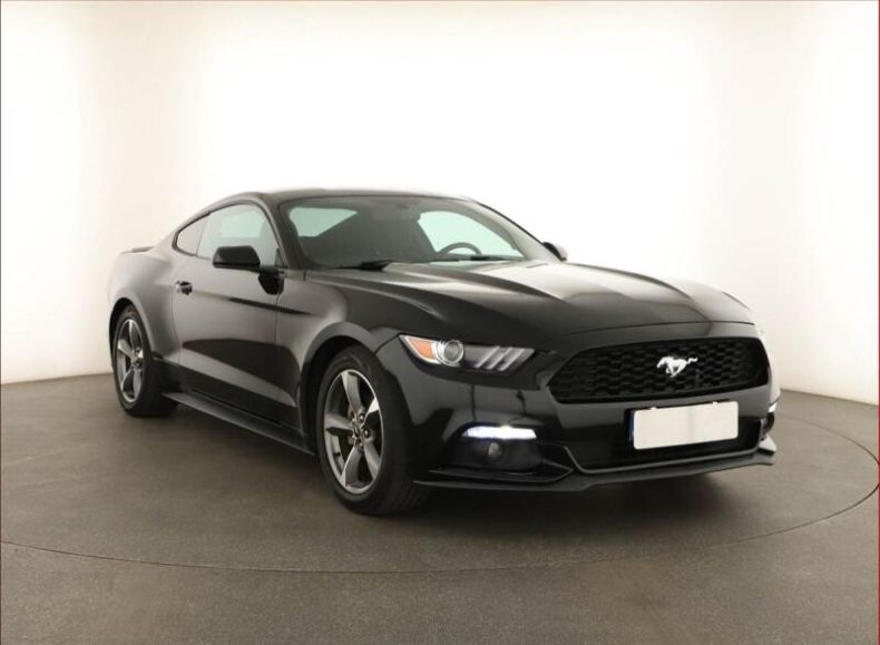 Ford Mustang - hlavní foto