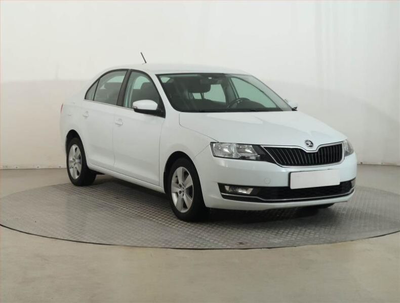 Škoda Rapid - hlavní foto
