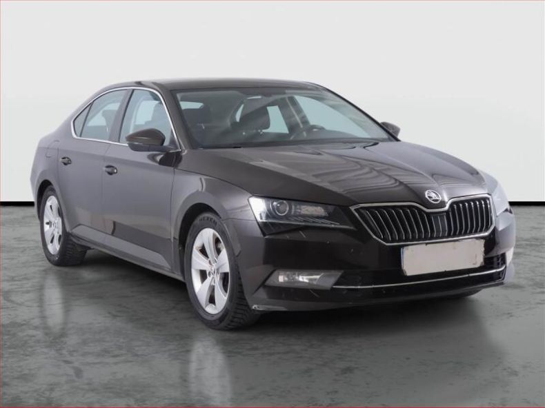Škoda Superb - hlavní foto