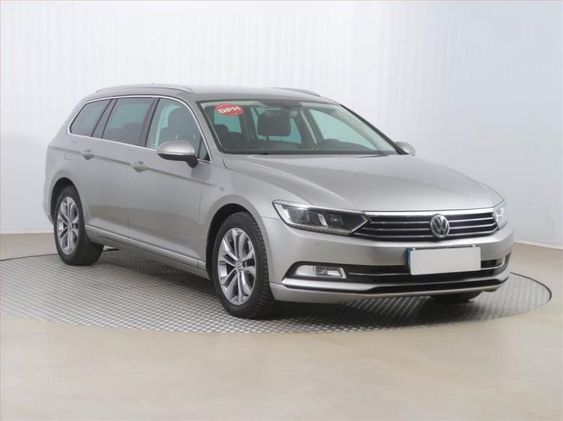 Volkswagen Passat - hlavní foto
