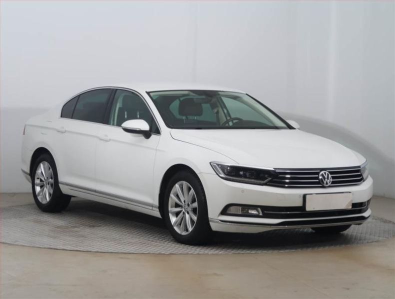 Volkswagen Passat - hlavní fotka