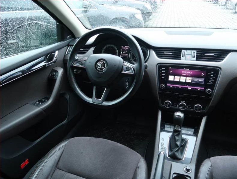 Škoda Octavia - hlavní fotka