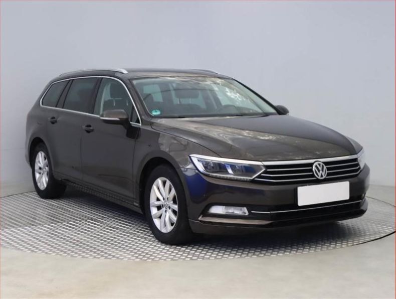 Volkswagen Passat - hlavní foto