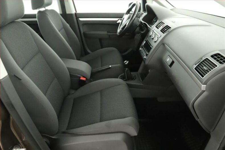 Volkswagen Touran - hlavní fotka