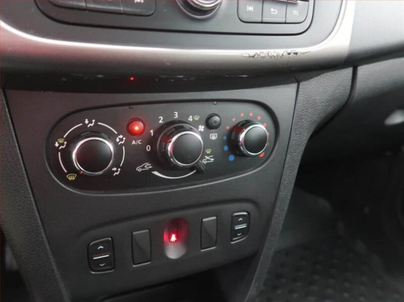 Dacia Logan - hlavní fotka