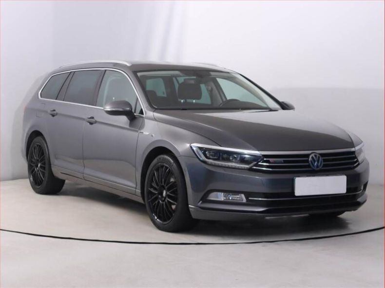 Volkswagen Passat - hlavní foto