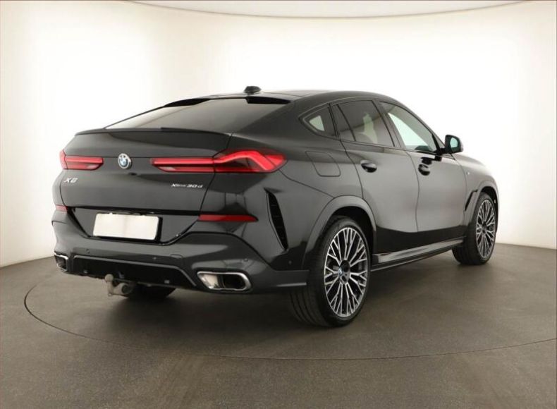 BMW X6 - hlavní fotka
