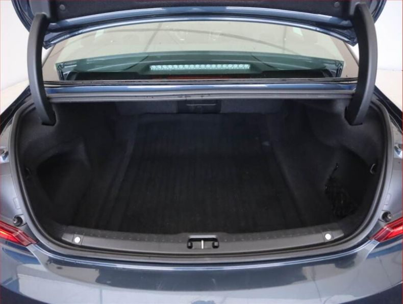 Volvo S90 - hlavní fotka