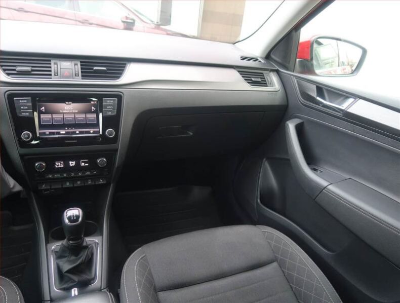 Škoda Rapid - hlavní fotka