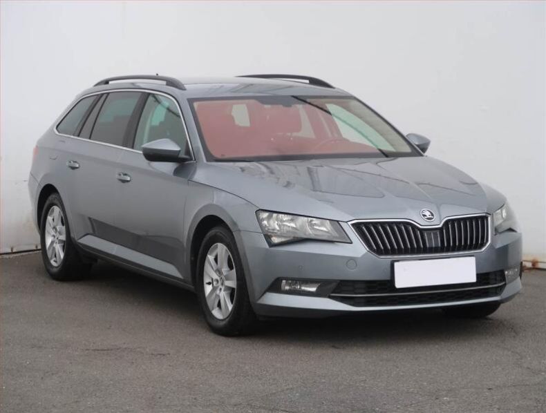 Škoda Superb - hlavní foto