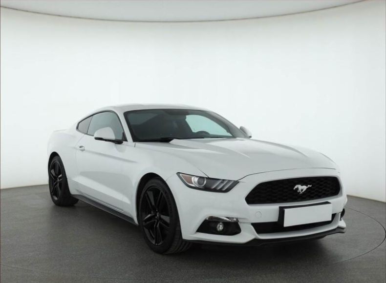 Ford Mustang - hlavní foto