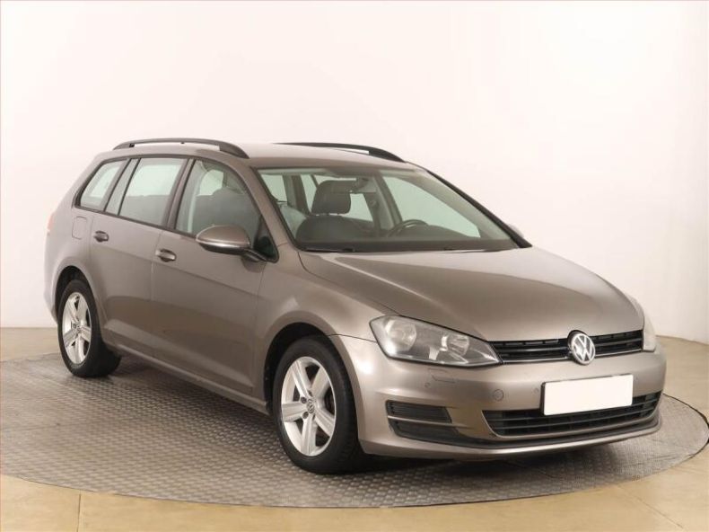 Volkswagen Golf - hlavní foto