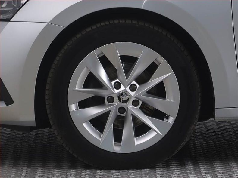 Škoda Octavia - hlavní fotka