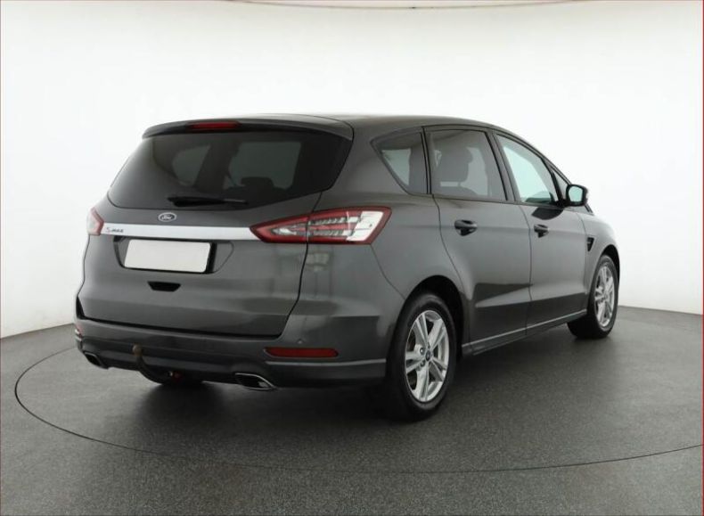 Ford S-MAX - hlavní fotka