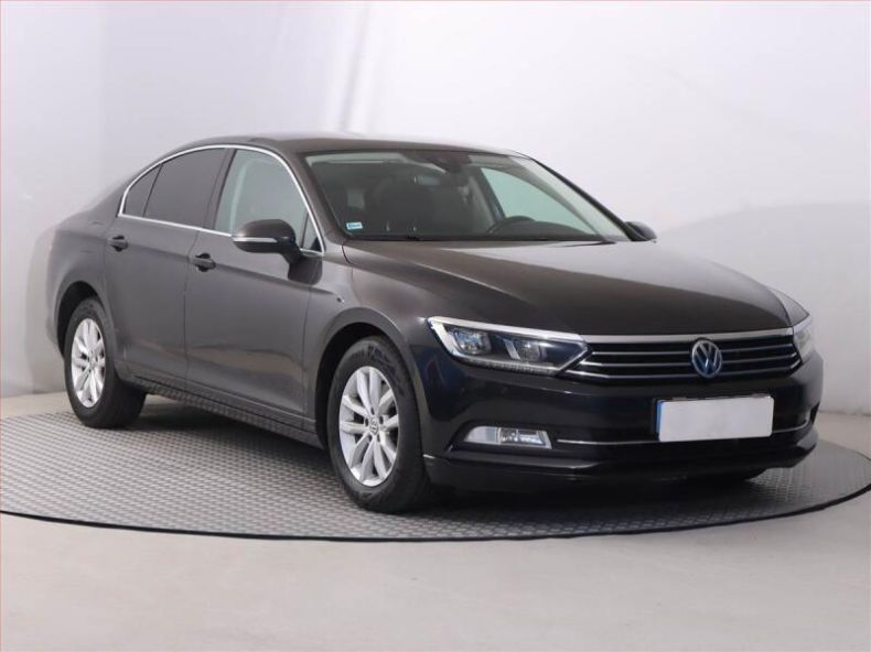Volkswagen Passat - hlavní fotka inzerátu