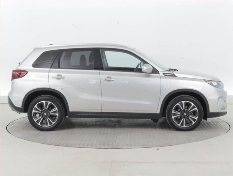 Suzuki Vitara - hlavní fotka