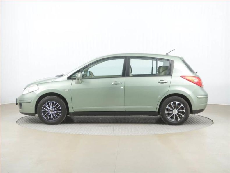 Nissan Tiida - hlavní fotka