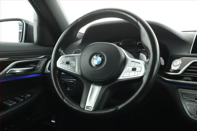 BMW Řada 7 - hlavní fotka