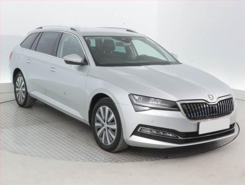 Škoda Superb - hlavní foto