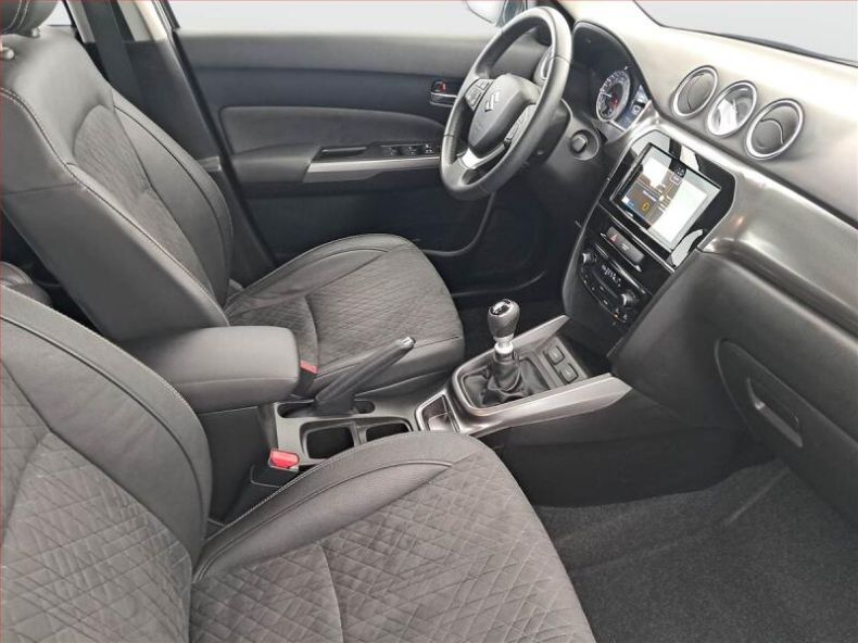 Suzuki Vitara - hlavní fotka