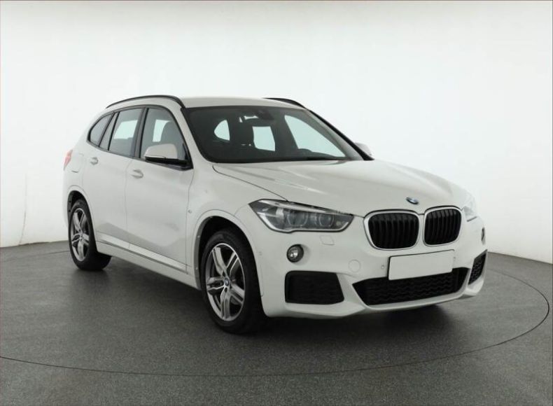 BMW X1 - hlavní foto