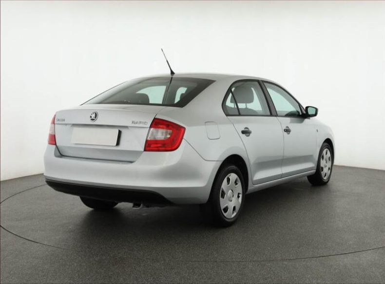 Škoda Rapid - hlavní fotka