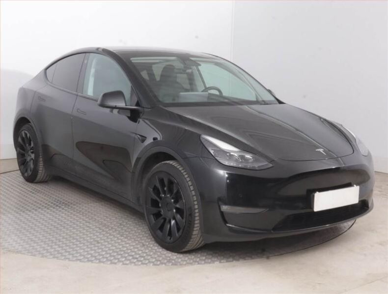 Tesla Model Y - hlavní fotka inzerátu