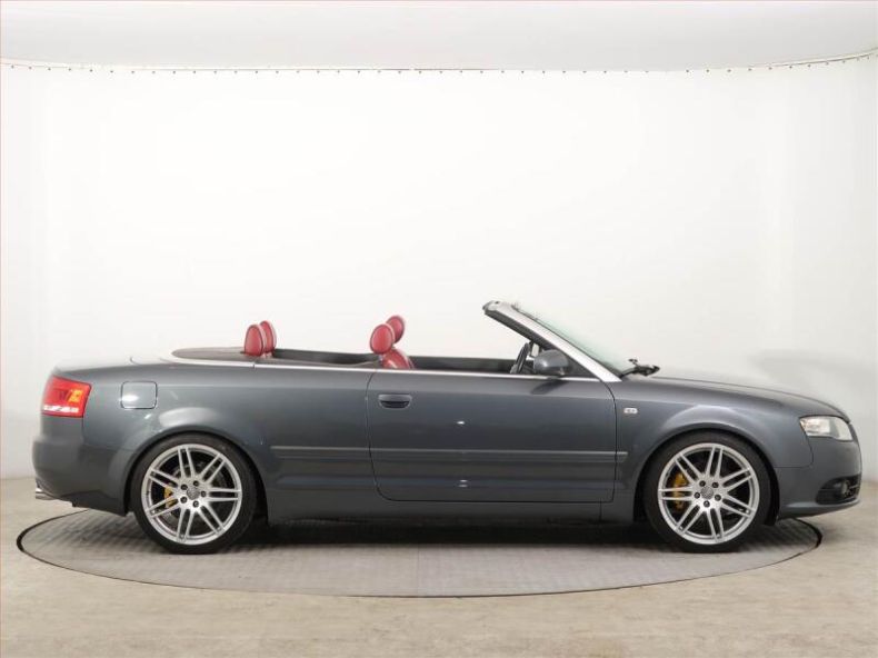 Audi A4 - hlavní fotka