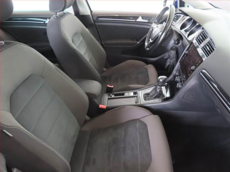 Volkswagen Golf - hlavní fotka