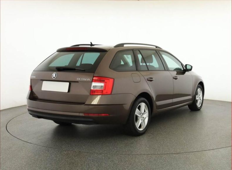 Škoda Octavia - hlavní fotka