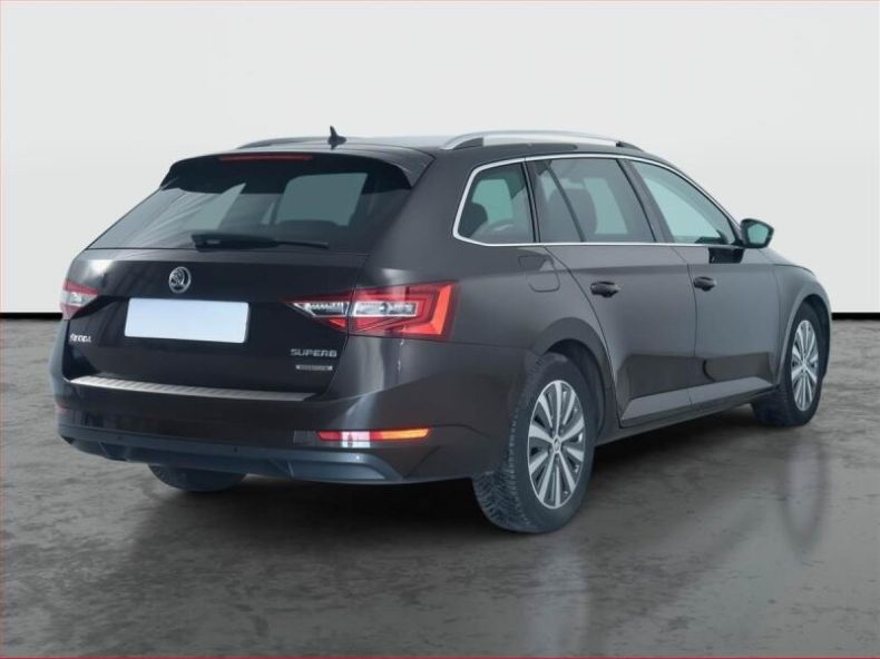 Škoda Superb - hlavní fotka