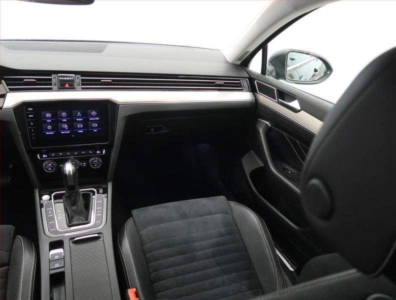 Volkswagen Passat - hlavní fotka