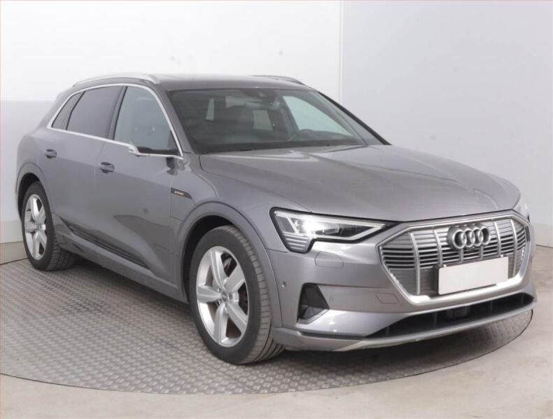 Audi E-tron - hlavní foto